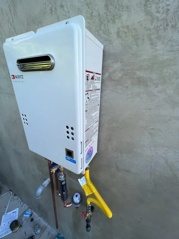 Tankless water heater installation for Hollywyle Park homes
